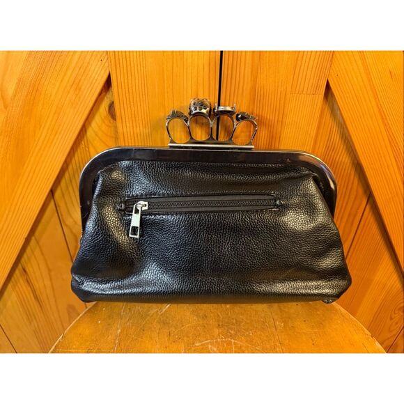 Knuckle clutch bag, skulls, black (6200) Read - Picture 2 of 5